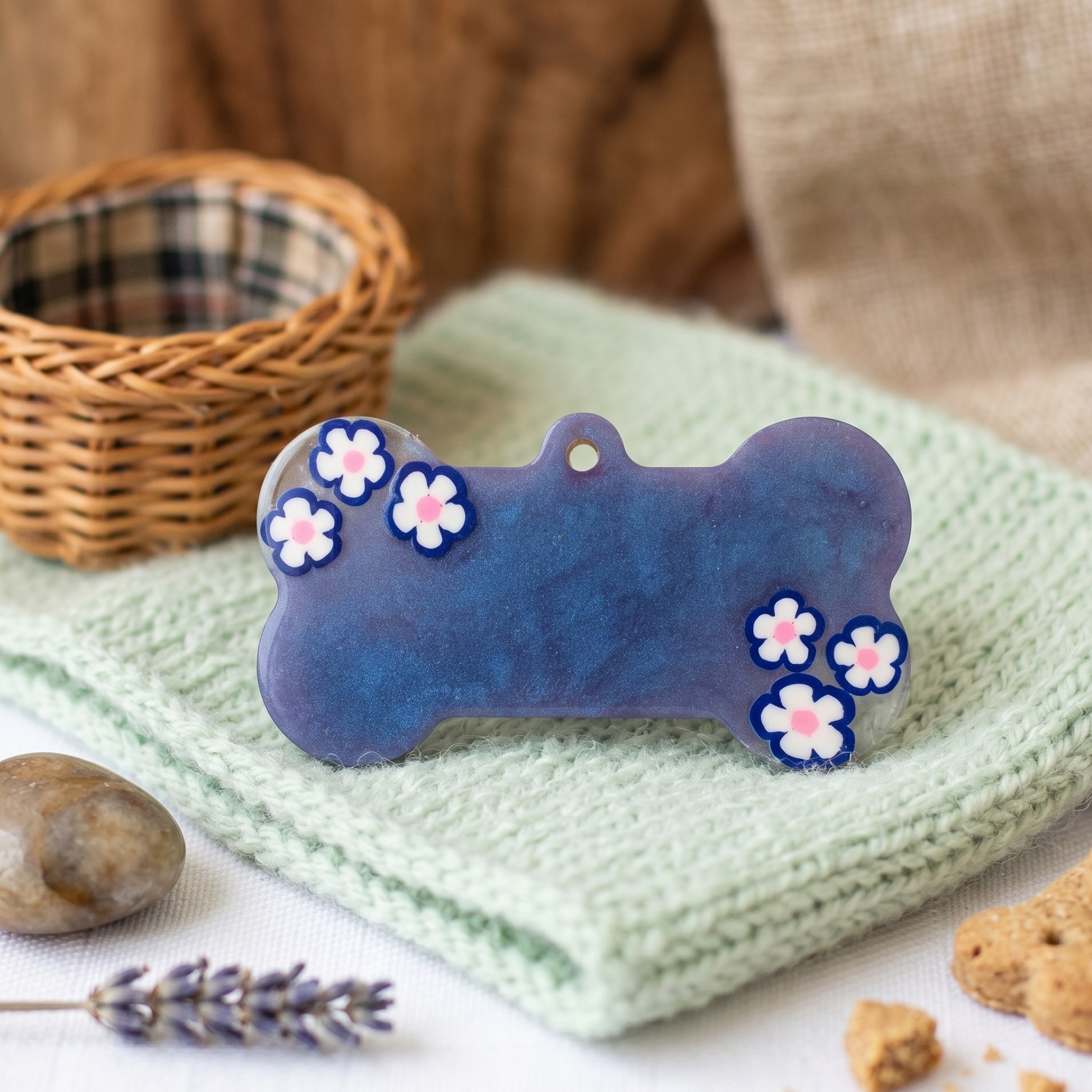 Medaglietta per Cani in Resina con Fiori Fatta a Mano